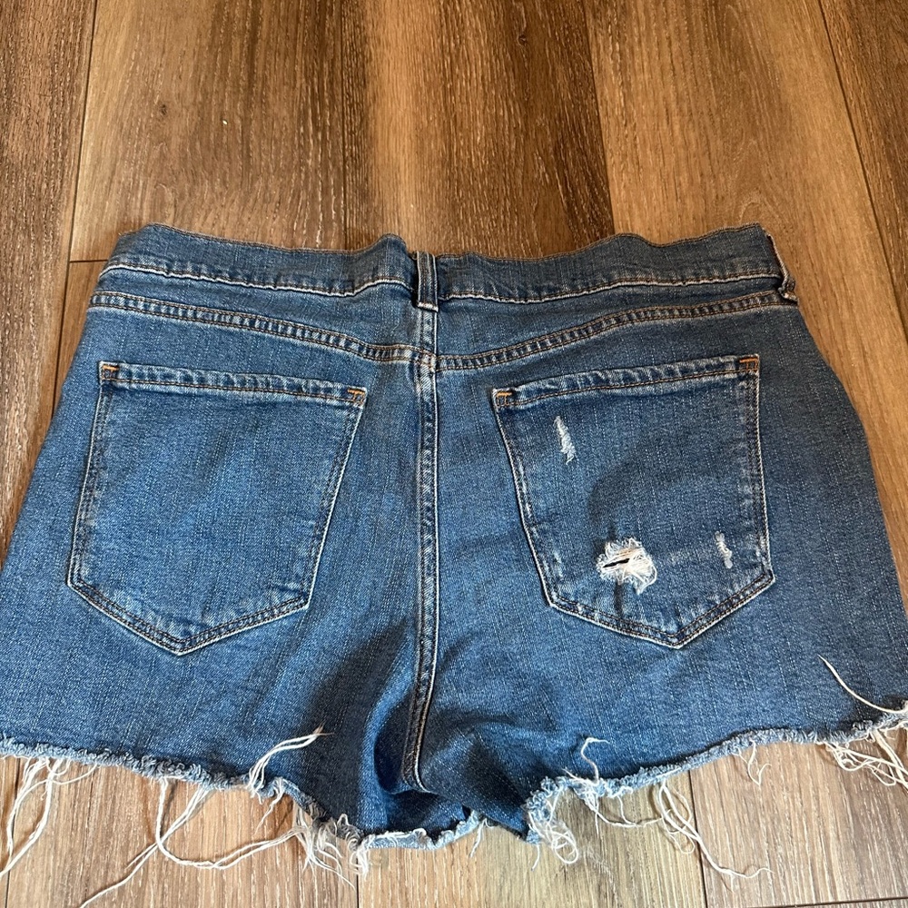 Old Navy Distressed Blue Jean Shorts - Picture 4 of 4